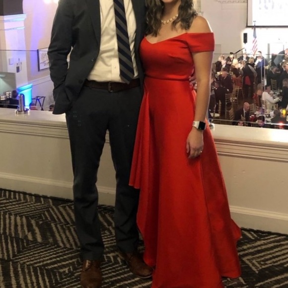 Badgley Mischka Red Asymmetrical Gown 12 $950 - Picture 1 of 6